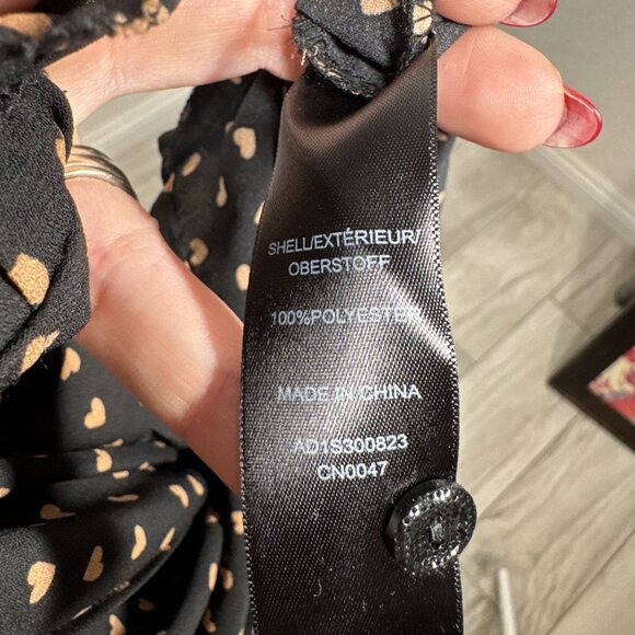 Adrianna Papell Black Heart Print Pleated Button-Front Blouse Long Sleeve Womens - Picture 7 of 7